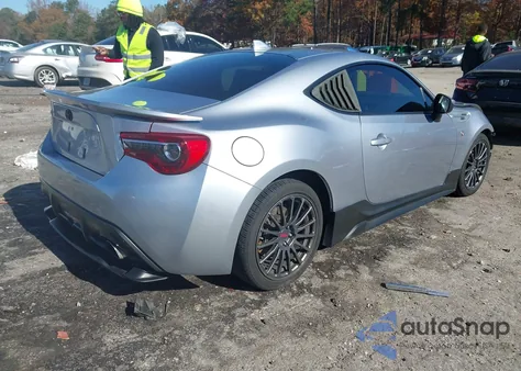 2017 Toyota 86 из США, поврежденный, VIN JF1ZNAA17H9703095